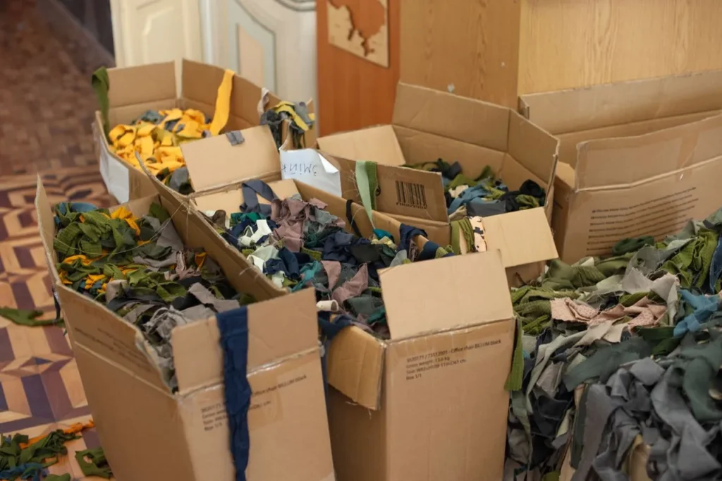 Recycled Polyester vs Virgin Polyester: Performance, Quality and Manufacturing Cost 1 recycled polyester vs virgin polyester sportswear fabric comparison