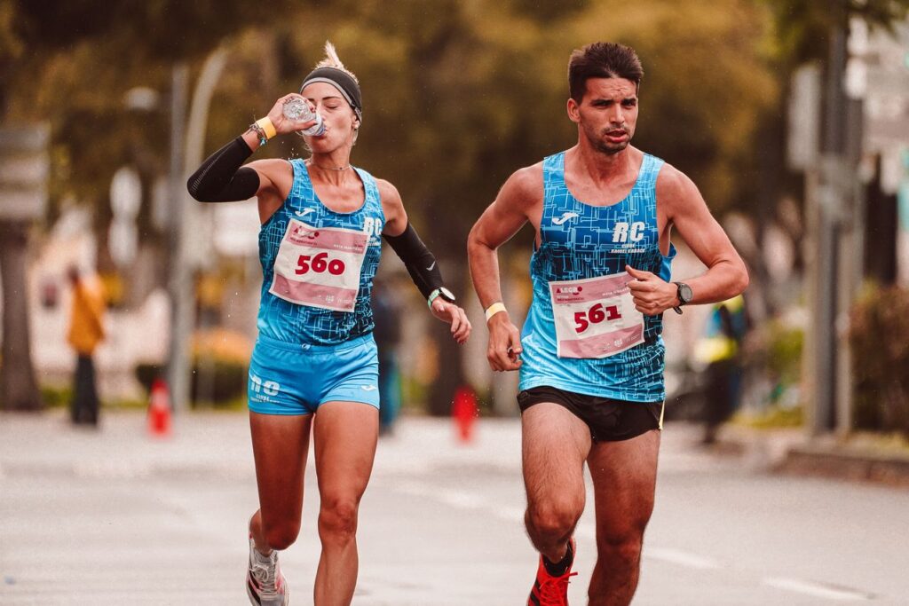 Sportswear Manufacturing for Extreme Heat 1 sportswear for extreme heat with breathable mesh and moisture testing