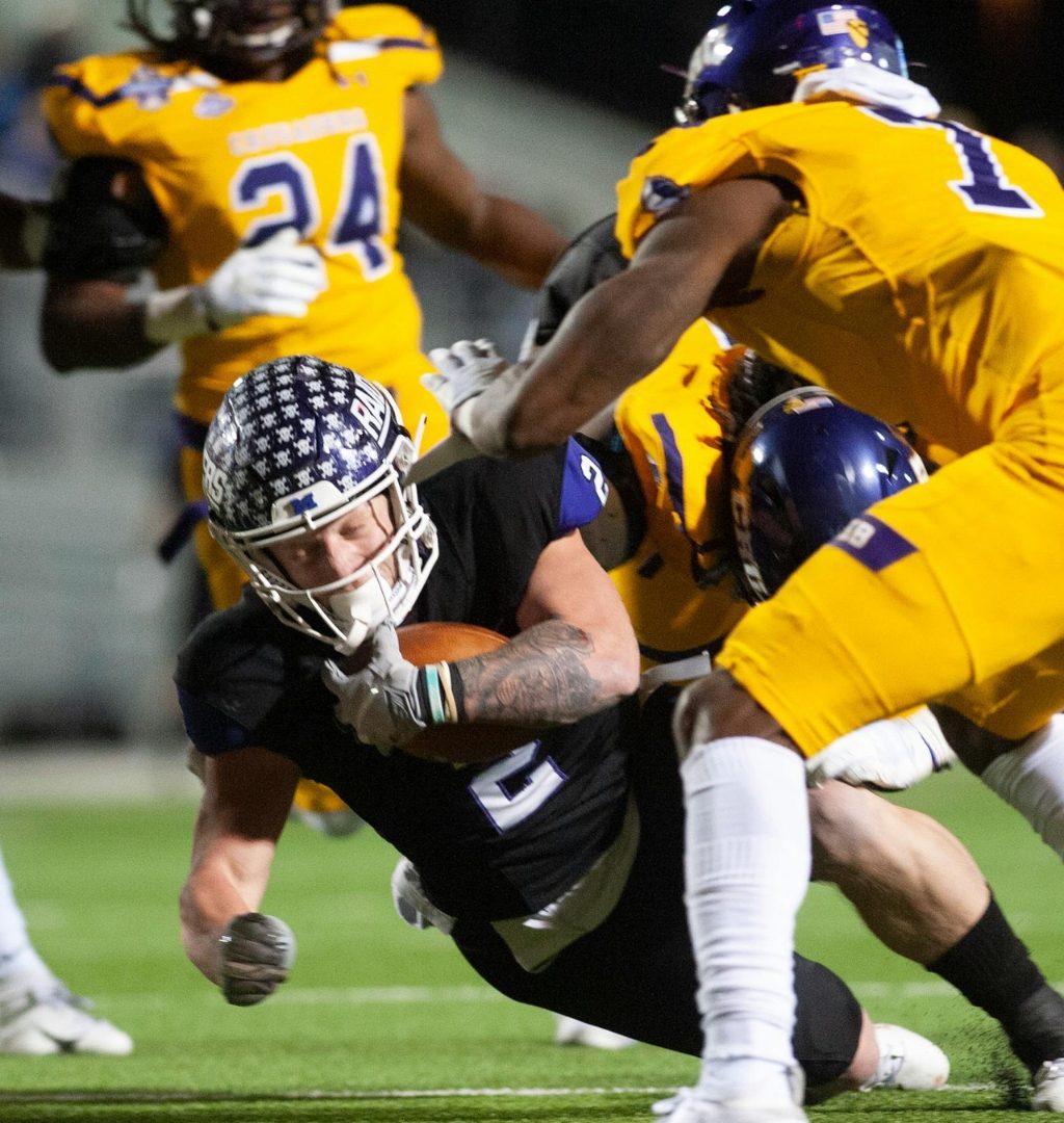 Custom American Football Uniform At bushi Sports manufacturing price